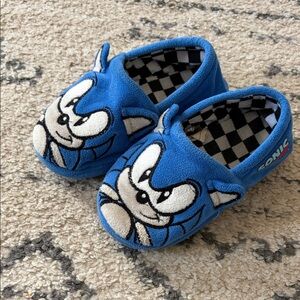 Sonic the Hedgehog slippers (toddler)
